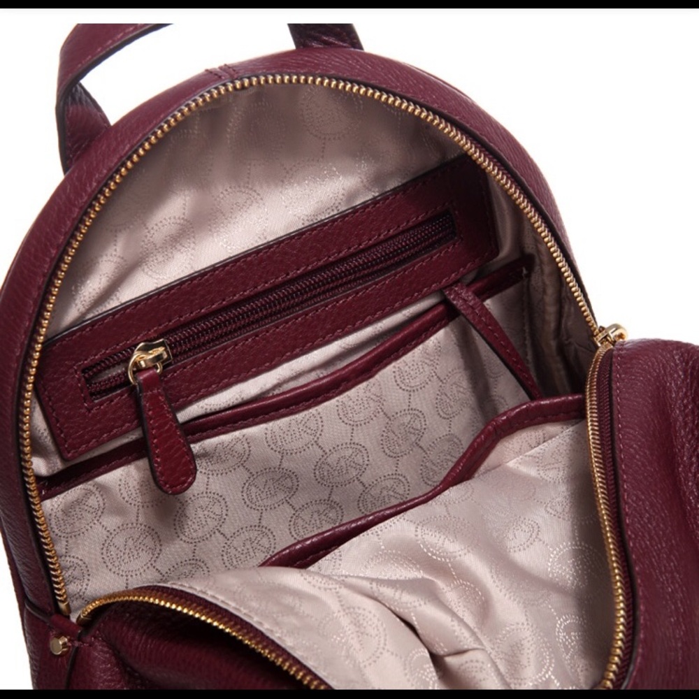 Backpack - Picture 3 of 4